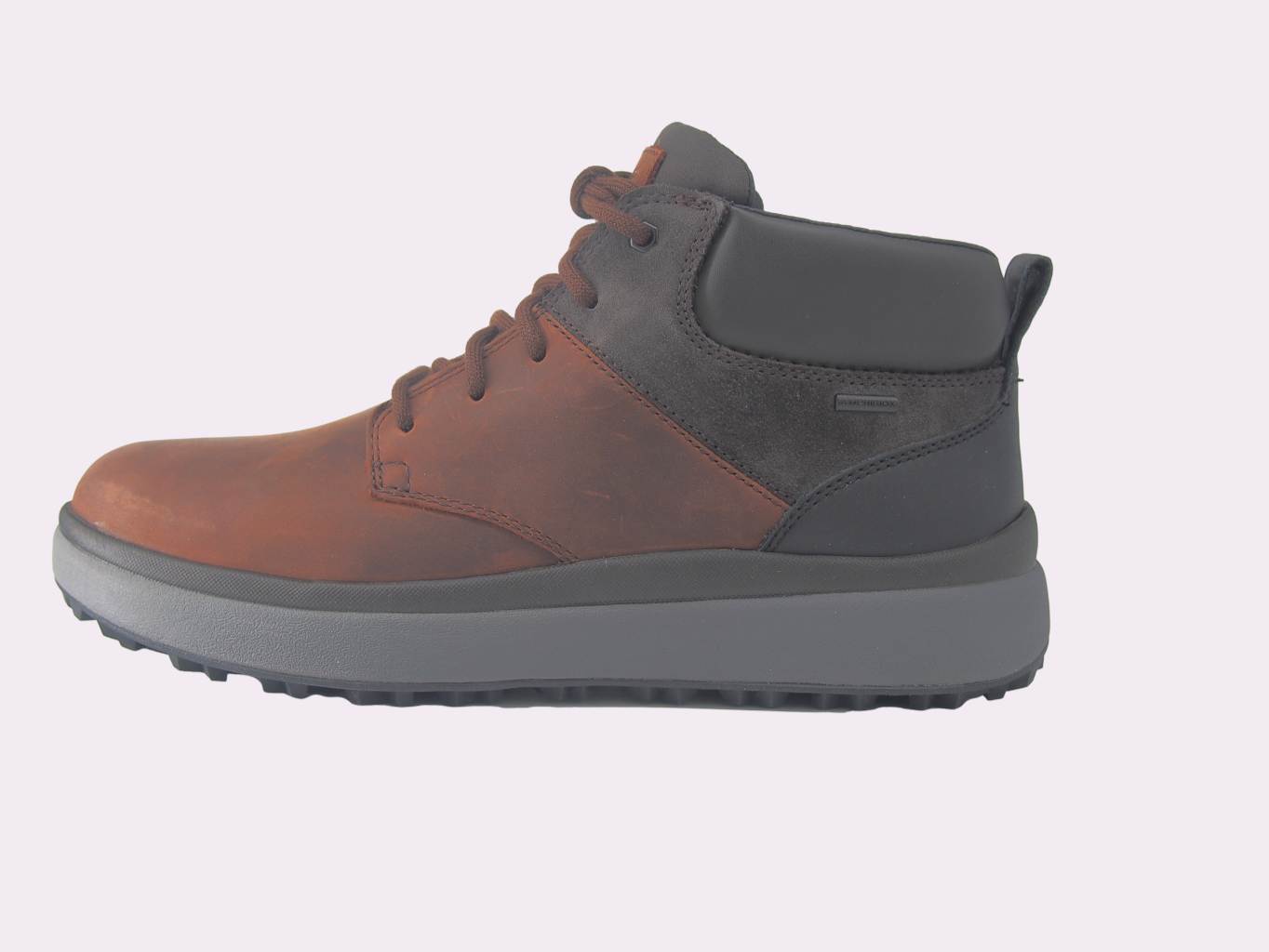 bota impermeable geox