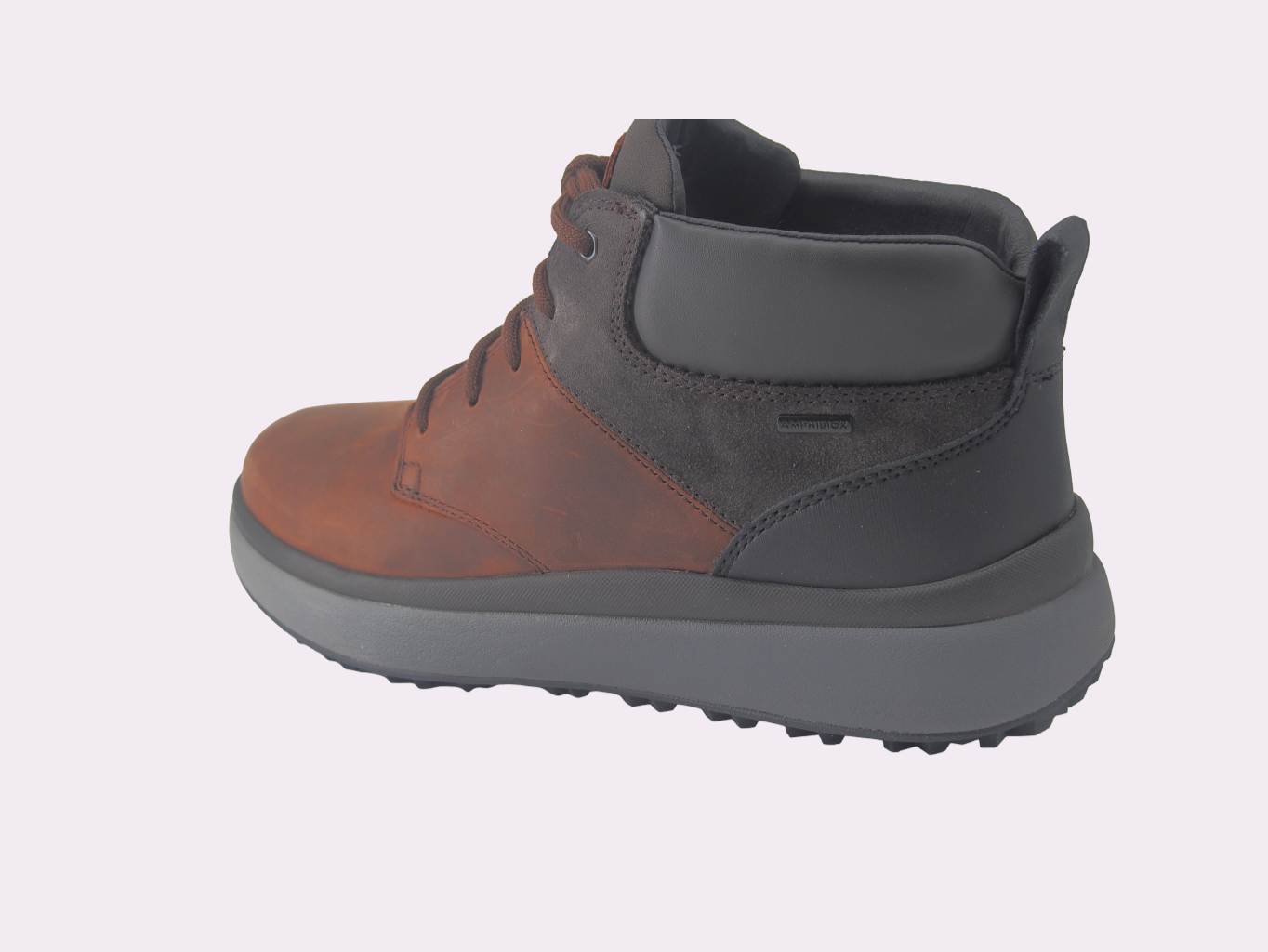 bota impermeable geox