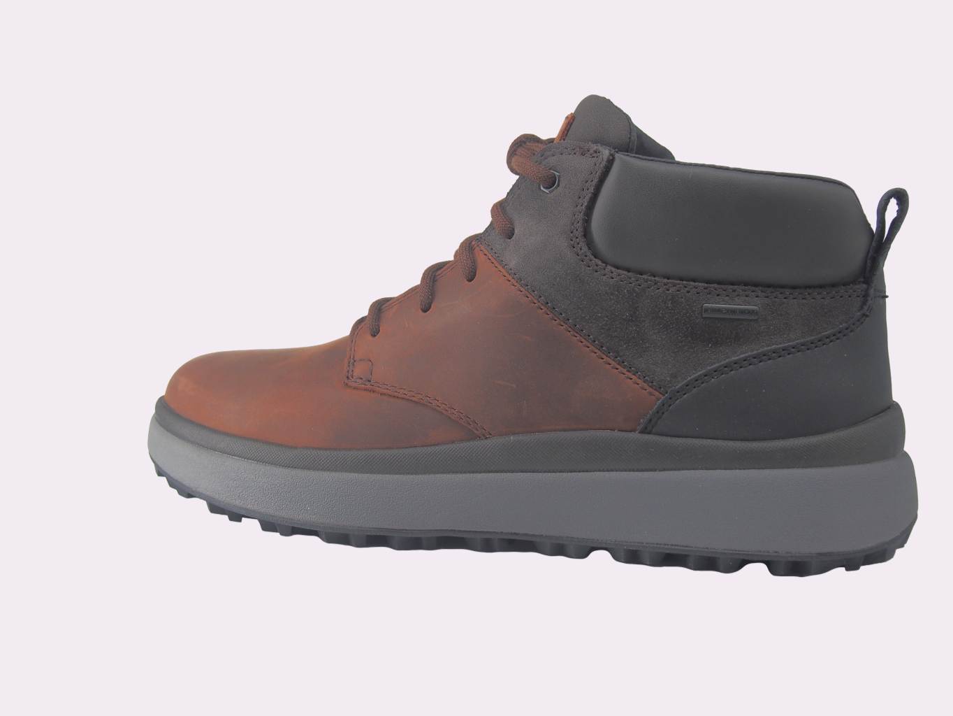 bota impermeable geox