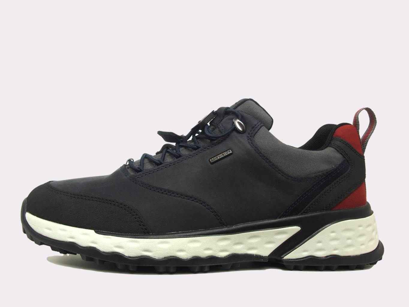zapatilla impermeable geox