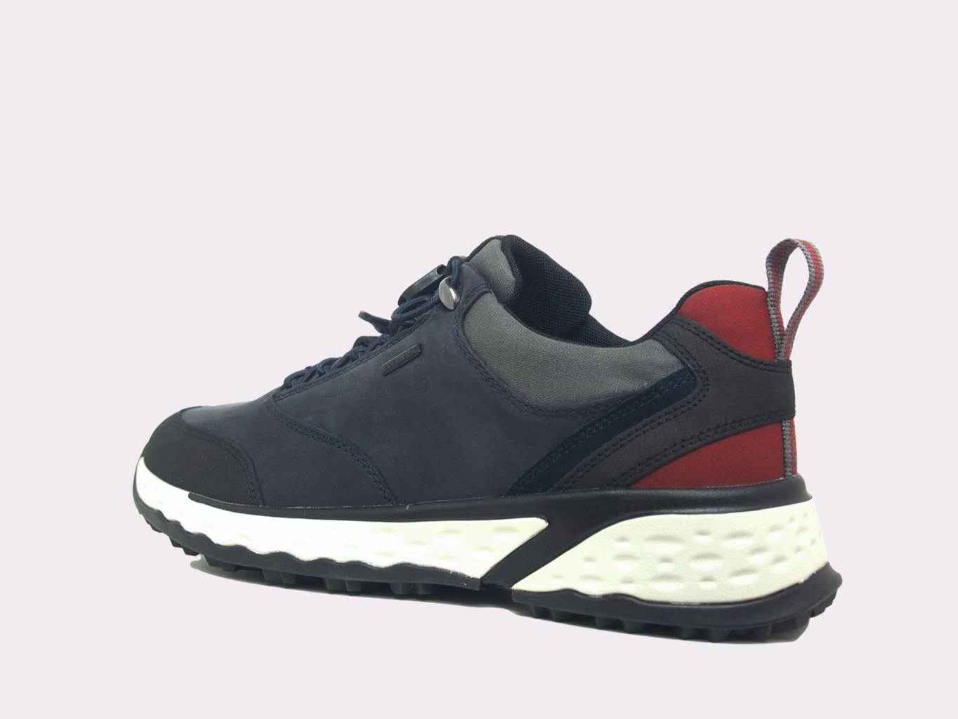 zapatilla impermeable  geox
